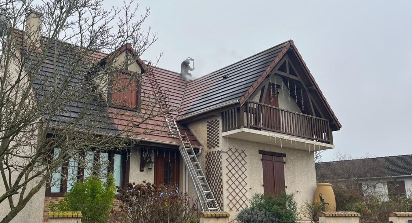 Nettoyage de toiture à la vapeur