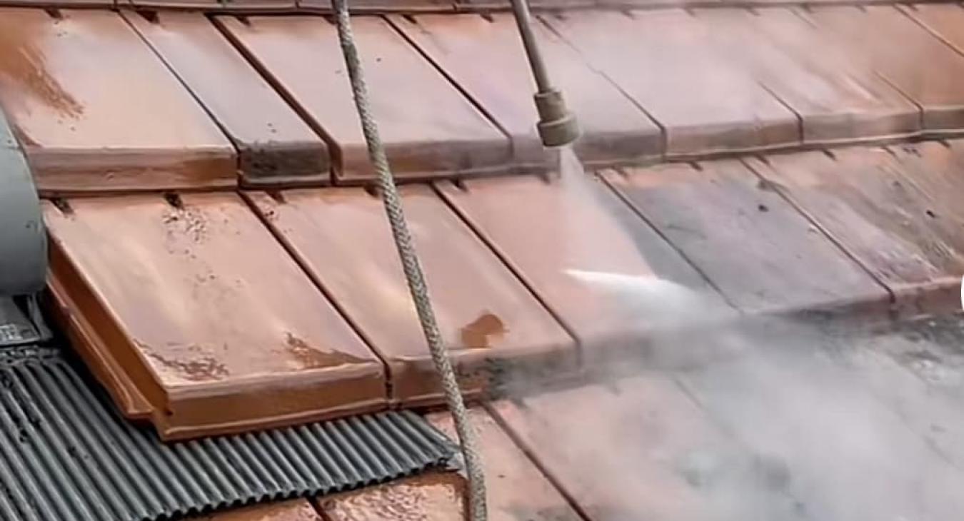 Nettoyage de toiture à la vapeur